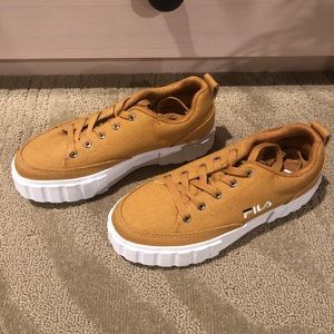 FILA UO EXCLUSIVE Sandblast Low Sneaker